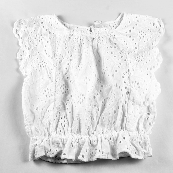 Me To We White Cotton Eyelet Shirt/Blouse Cropped. - Picture 1 of 8
